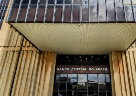Banco Central prepara medidas para conter endividamento das famílias e ampliar controle sobre concessão de crédito