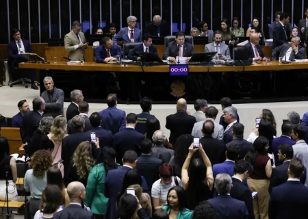 Alcolumbre marca votação da PEC pelo fim da 6x1 para quarta-feira
