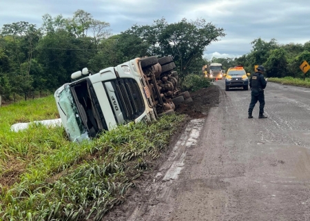 Bitrem tomba na MS-480, em Anaurilândia; é o terceiro acidente em 24 horas