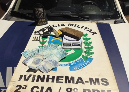 Homem confessa furto de R$ 1,6 mil do próprio pai e é preso com revólver em Ivinhema