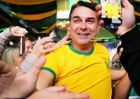 União e PP fecham com Flávio e preparam evento para anunciar apoio