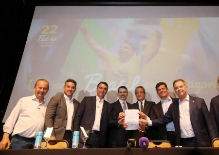 Flávio Bolsonaro recebe apoio de governadores eleitos e Cury