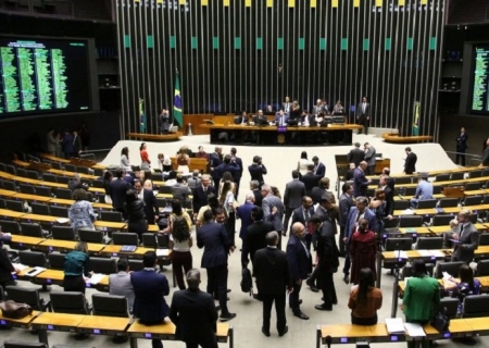 Câmara aprova aumento do teto do MEI para R$ 140 mil e perdão de dívidas