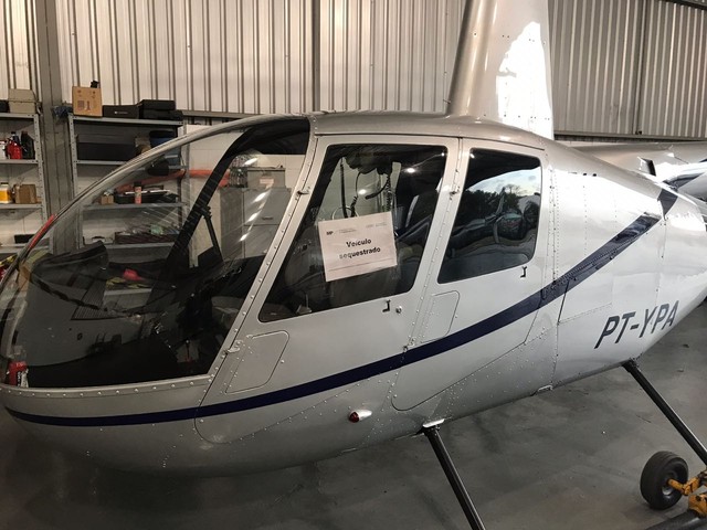 Helic&oacute;ptero &eacute; apreendido em S&atilde;o Bernardo do Campo; medida faz parte de opera&ccedil;&atilde;o que prendeu dono da marca de refrigerantes Dolly - Foto: Arquivo Pessoal