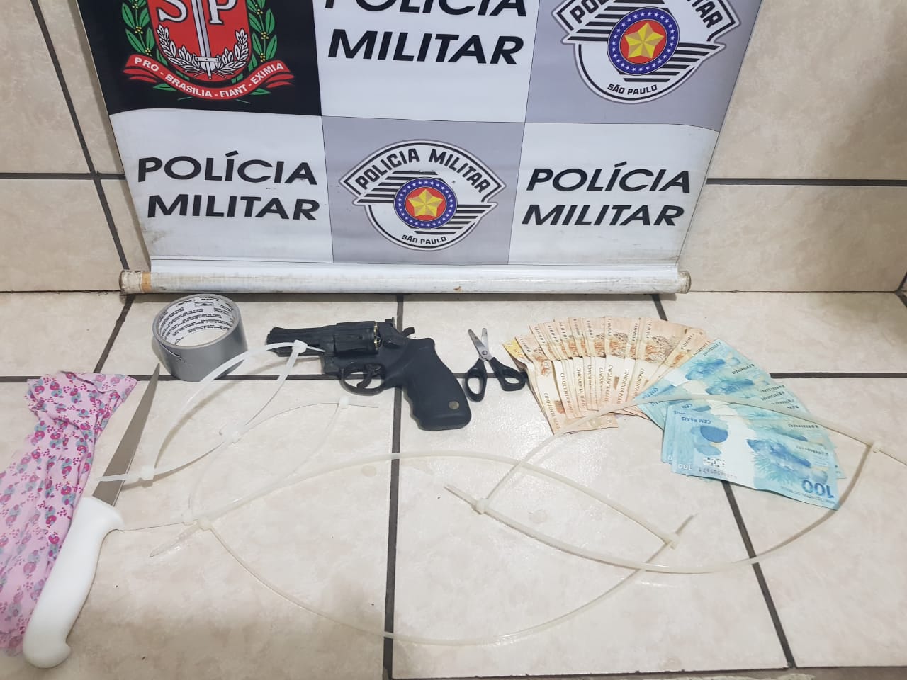 Arma utilizada no assassinato foi apreendida em Presidente Venceslau - Foto: Pol&iacute;cia Militar/Divulga&ccedil;&atilde;o