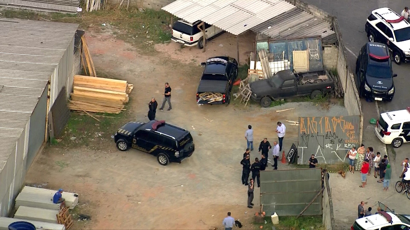 Local onde os bandidos trocaram de carros após invadirem o terminal de cargas de Cumbica e roubarem ouro - Foto: TV Globo/Divulgação