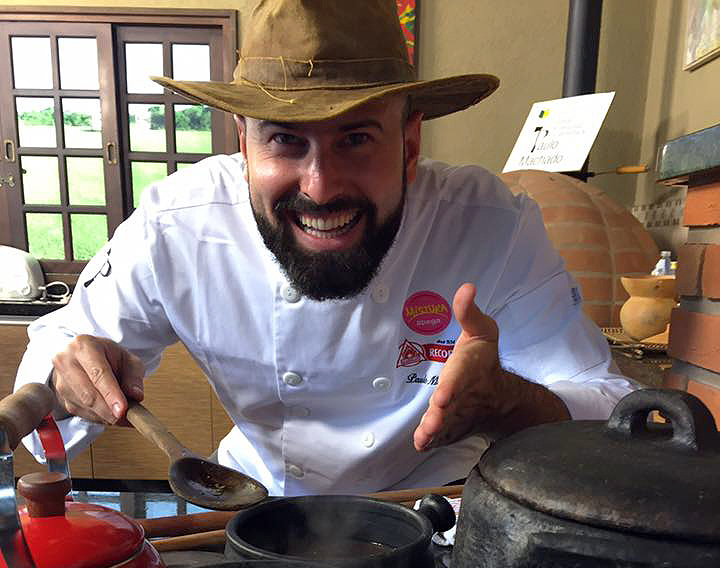 Chef e professor de gastronomia, Paulo Machado