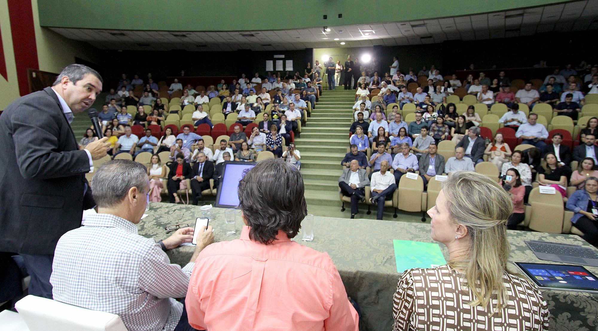 Audi&ecirc;ncia p&uacute;blica reuniu segmentos da sociedade organizada, investidores e gestores municipais - Foto: Saul Schramm
