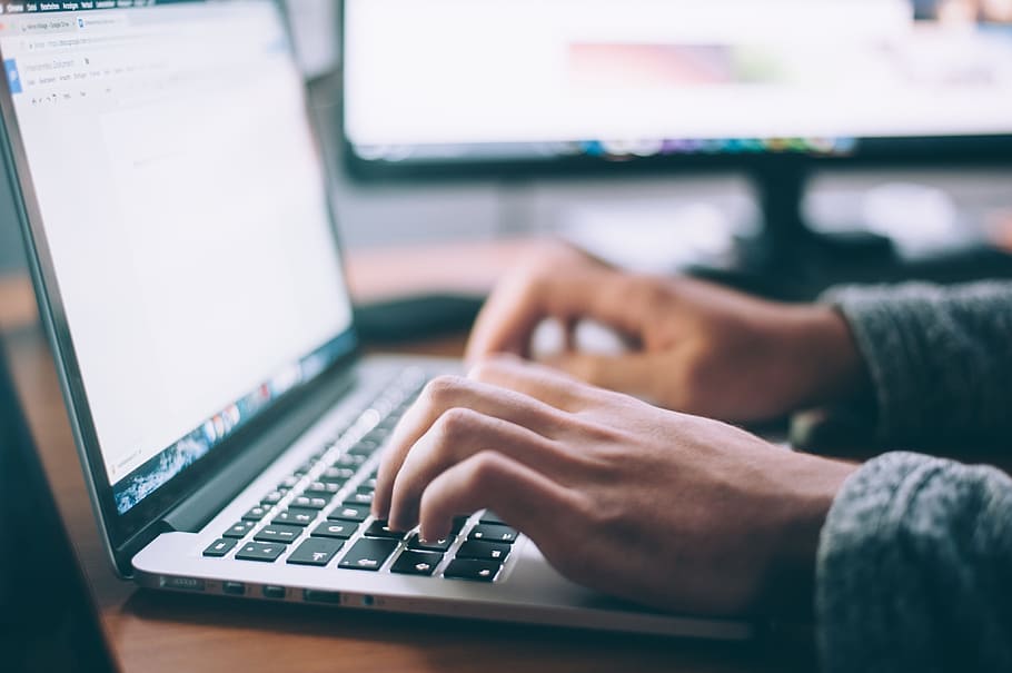 &ldquo;Cursos online permitem aprender de viol&atilde;o at&eacute; programa&ccedil;&atilde;o e poker&rdquo; - Foto: Divulga&ccedil;&atilde;o/Pickpik