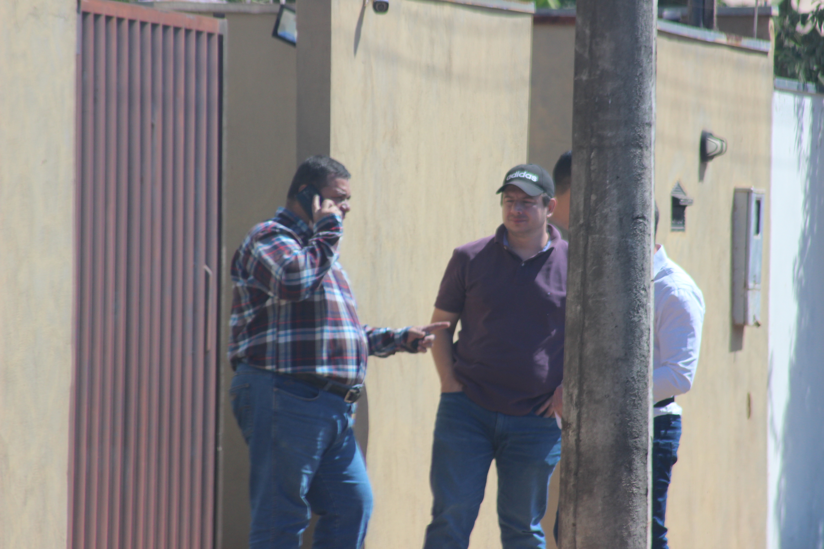 Momento da pris&atilde;o do advogado em sua resid&ecirc;ncia &ndash; Foto: Jornal da Nova