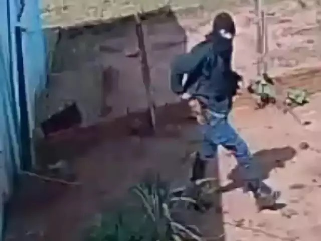 Um dos bandidos foi flagrado por c&acirc;meras de seguran&ccedil;a - Foto: Divulga&ccedil;&atilde;o