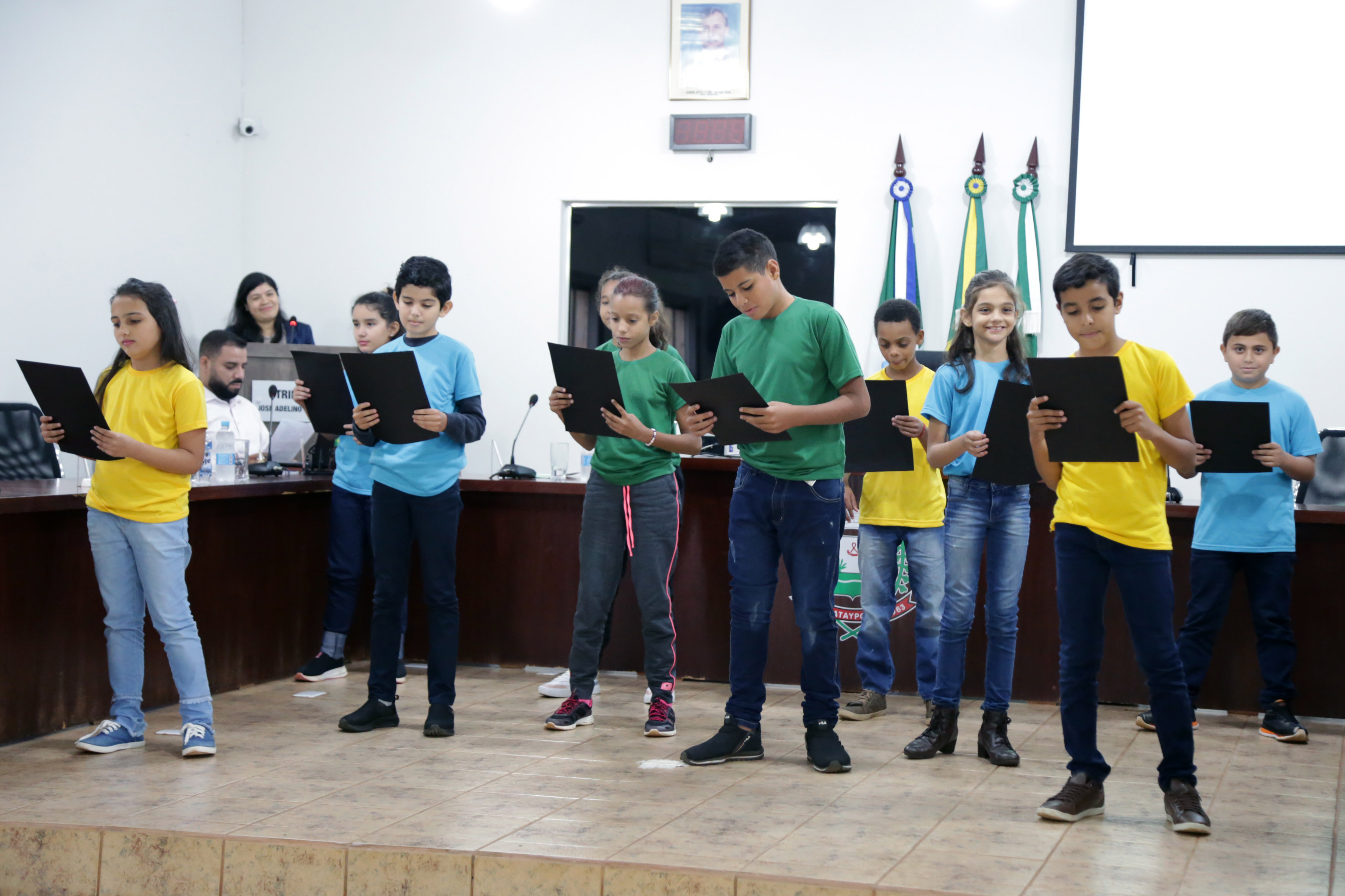 Cl&aacute;ssico &lsquo;Planeta &Aacute;gua&rsquo; foi interpretado por coral de estudantes - Foto: Prefeitura de Bataypor&atilde;