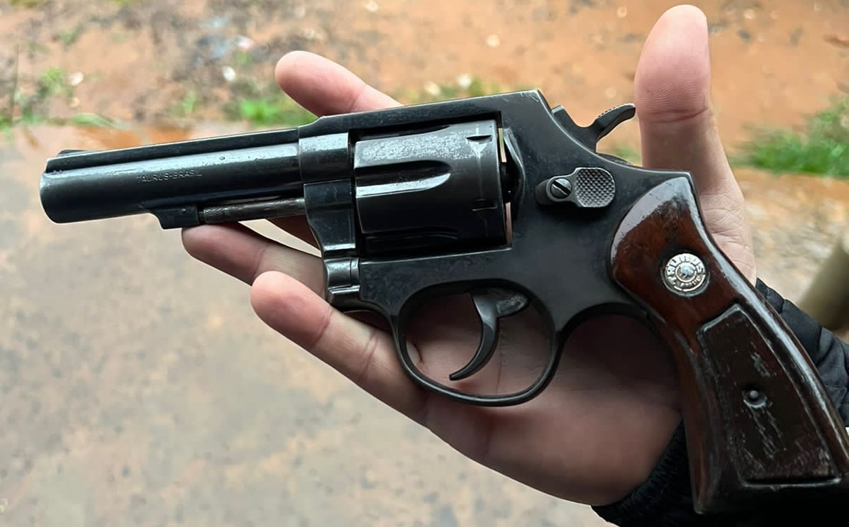 Rev&oacute;lver calibre 38 recuperado com o menor infrator - Foto: Divulga&ccedil;&atilde;o