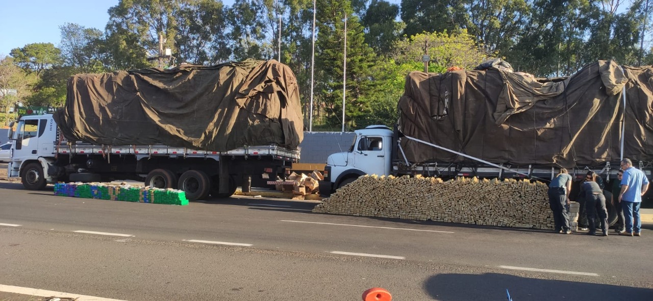 Drogas foram encontradas em dois caminhões dos quatro abordados - Foto: WhatsApp/Jornal da Nova