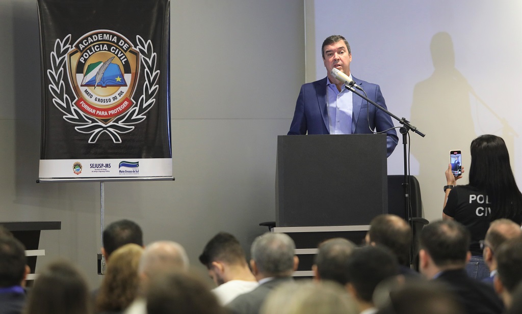 Governador durante solenidade de posse dos novos policiais - Foto: Saul Schramm