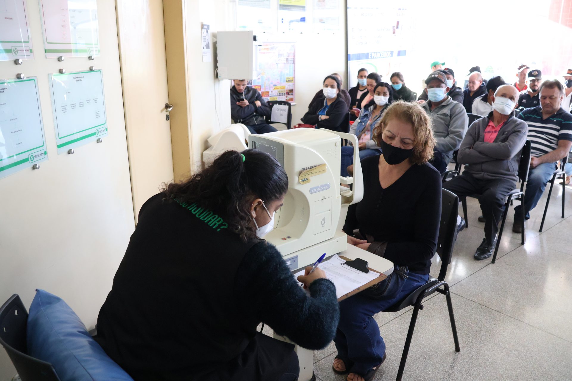 Pacientes passam por triagem em F&aacute;tima do Sul - Foto: &Aacute;lvaro Rezende